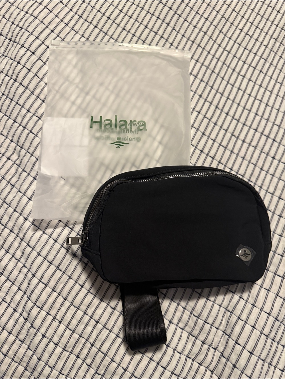 HALARA Black Compact Crossbody Pouch with Strap Loop